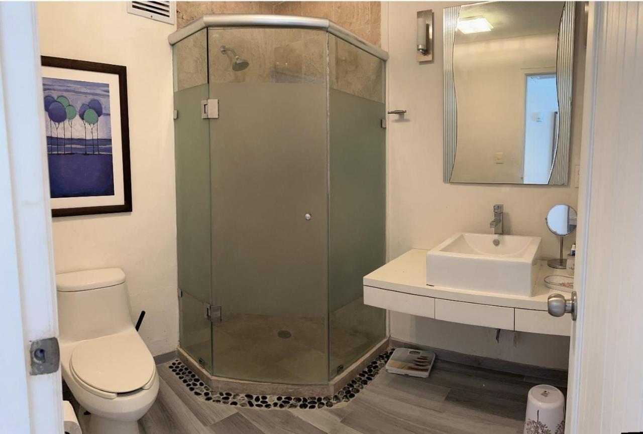 Oceanfront Condo At Unique Location Канкун Екстериор снимка